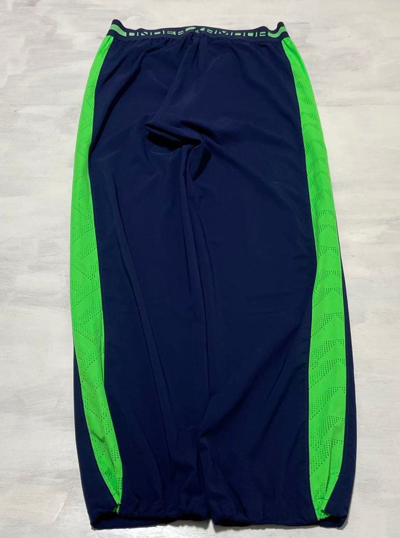 美品 アンダーアーマー　セットアップ　XXL ネイビー×グリーン　ジャージ