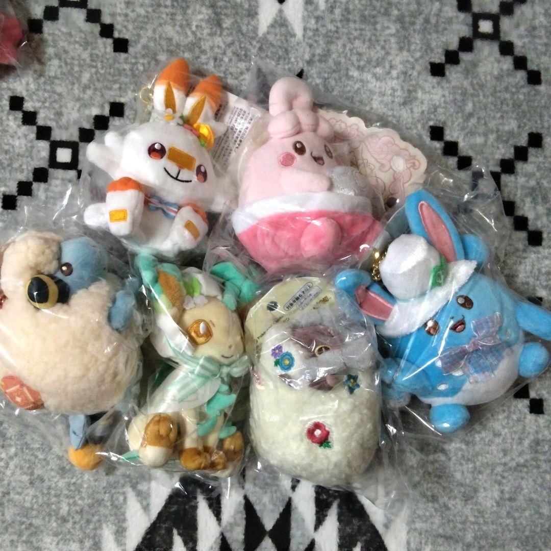ポケモンセンター　イースター　マスコット　リーフィア　ニンフィア　ピカチュウ