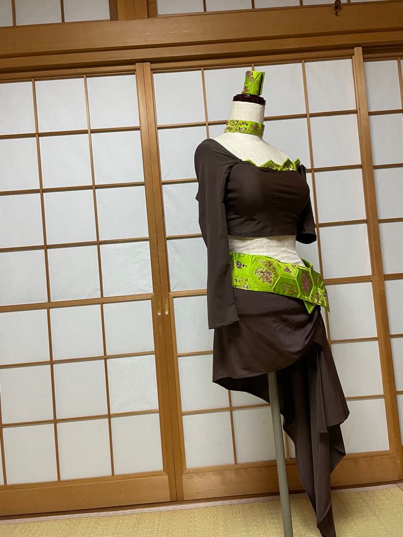 ラテンドレス　焦茶＋抹茶色