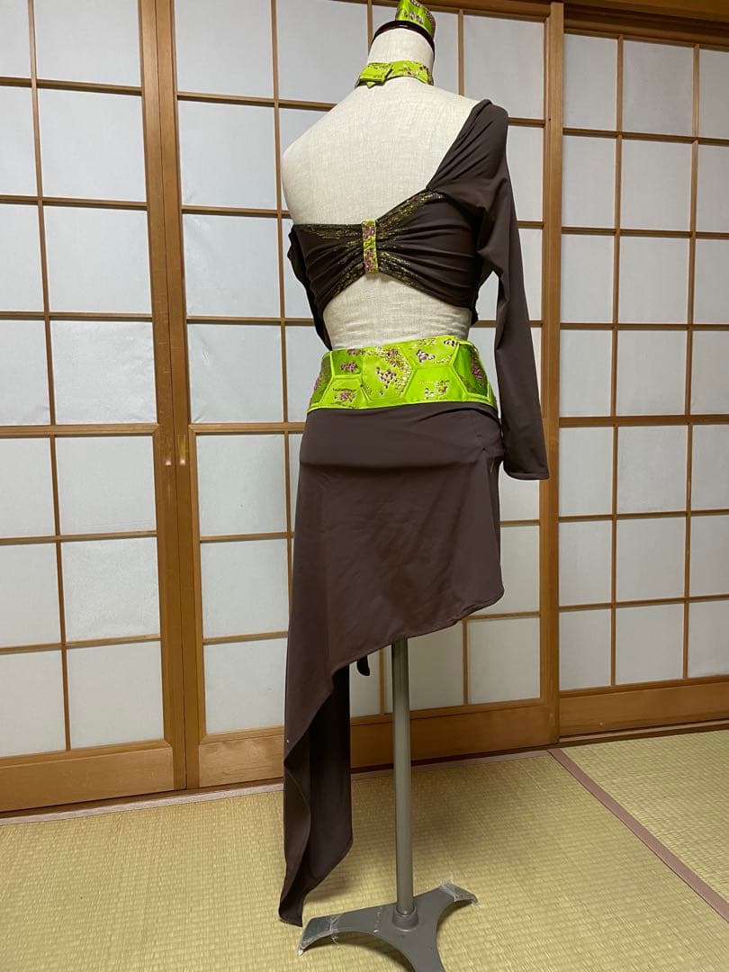 ラテンドレス　焦茶＋抹茶色
