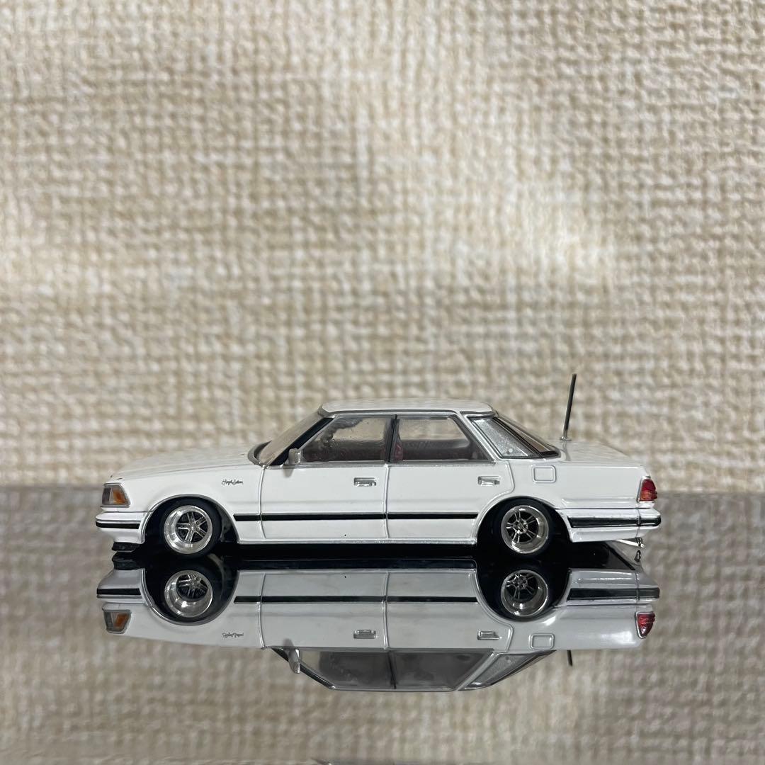 トミカリミテッド トヨタ　クラウン　1/64 カスタム