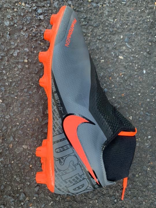 NIKE ファントム
