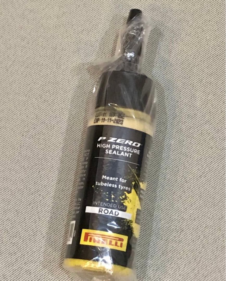 PIRELLI CINTURATO VELO TLR 700x26c ２本セット