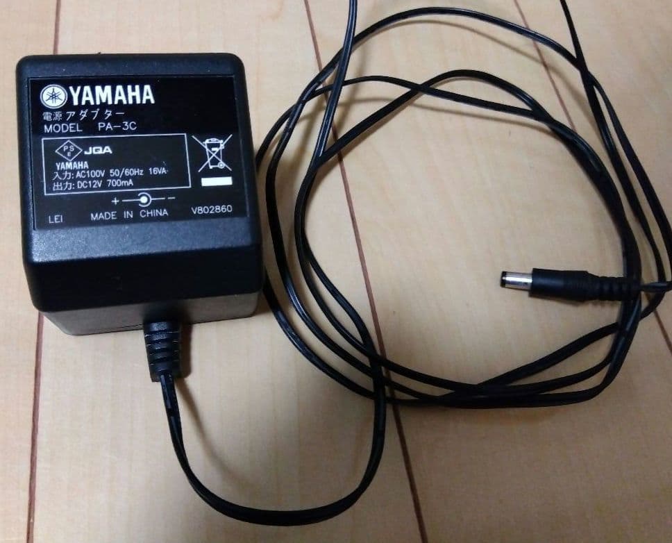 電子キーボード　YAMAHA　piaggero（ヤマハ　ピアジェーロ）NP-12