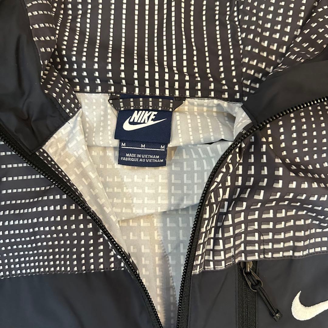 値下げ交渉受け付けます　Nike Mサイズ ウィンドブレーカー