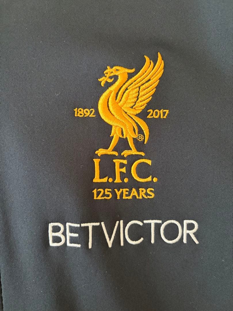 リヴァプール 125周年 BETVICTOR ジャケット L 黒×赤 YNWA