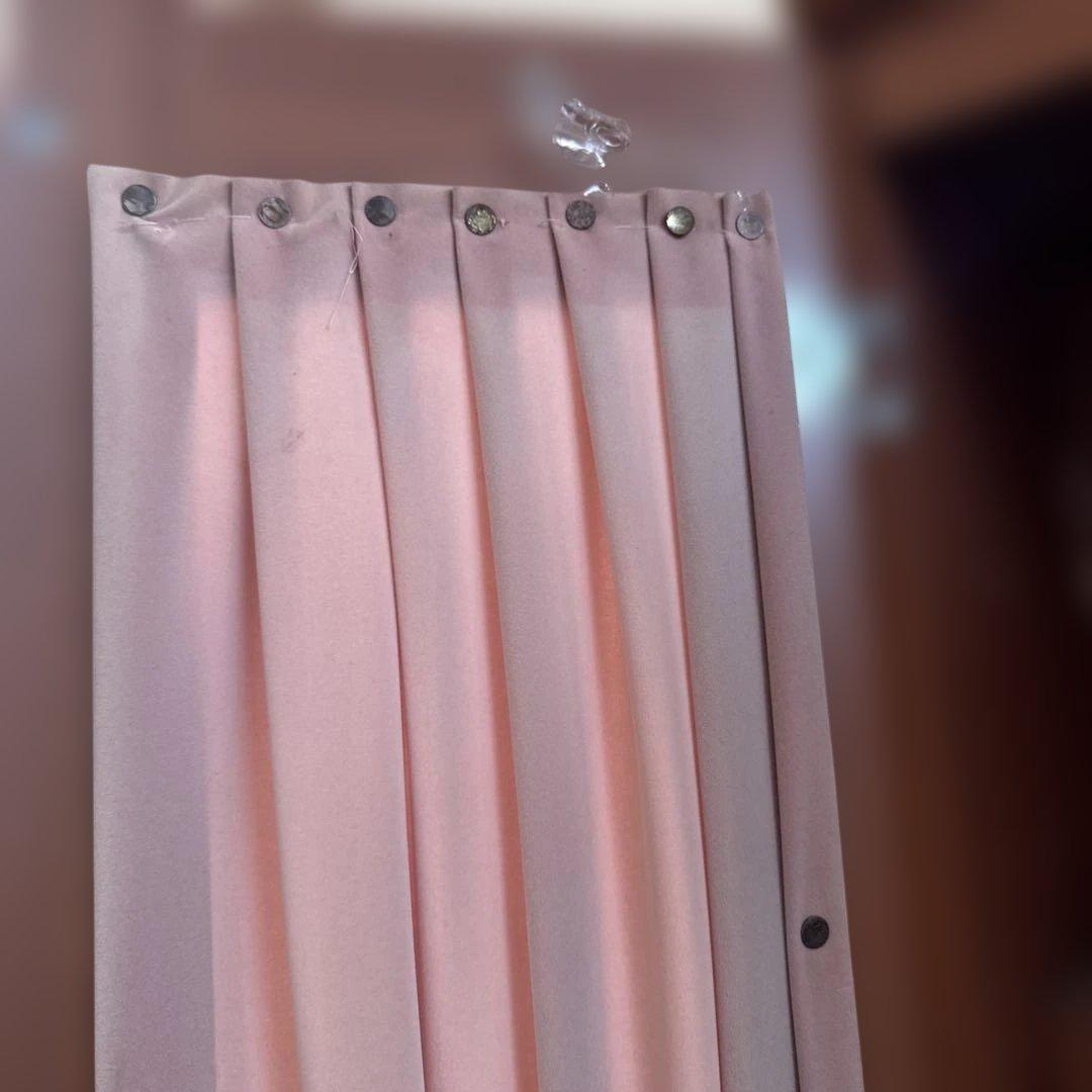 昭和レトロ　木製キャビネット ピンクカーテン付き