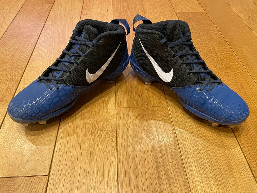 NIKE 日本未発売　トラウト野球スパイクシューズ