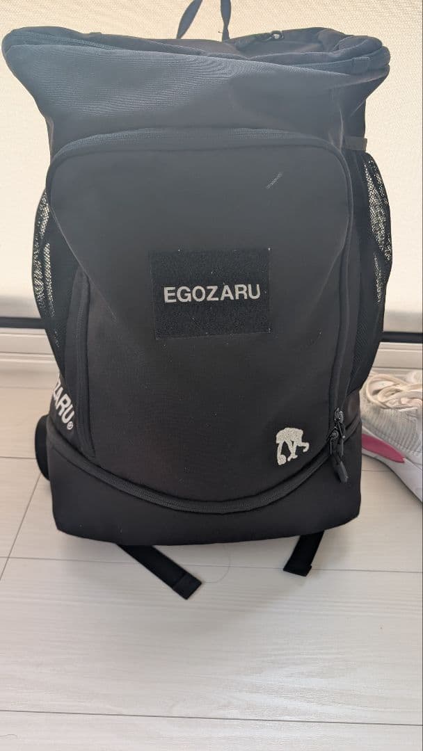 EGOZARU ブラックリュック メッシュポケット付き