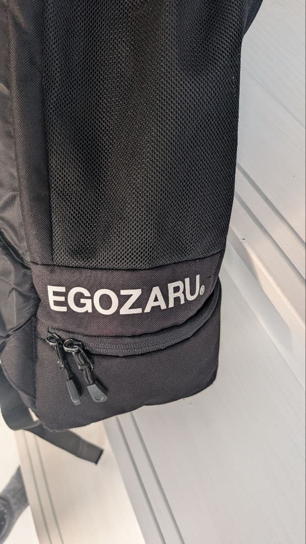 EGOZARU ブラックリュック メッシュポケット付き
