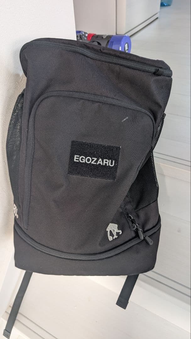 EGOZARU ブラックリュック メッシュポケット付き