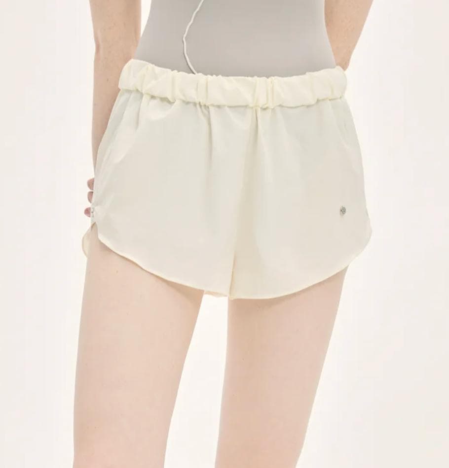Typha ダンスショートパンツ cream lemon