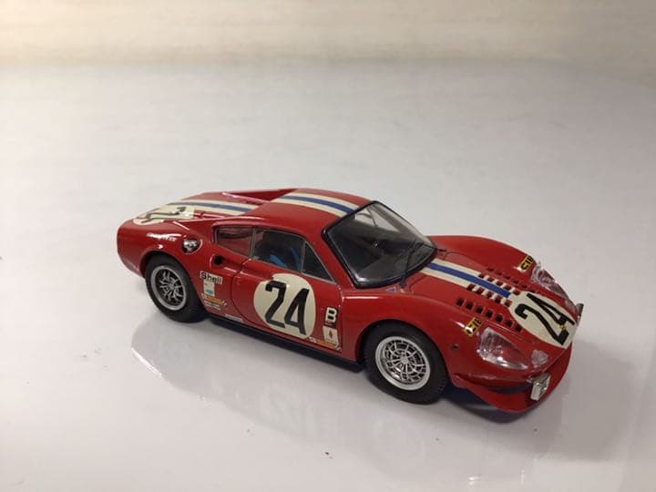 1/43 フェラーリ　ディノ246gt 　Bang社製