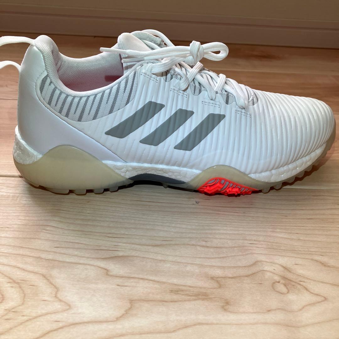 新品未使用タグ付　アディダス　adidas コードカオスEE9012 ホワイト