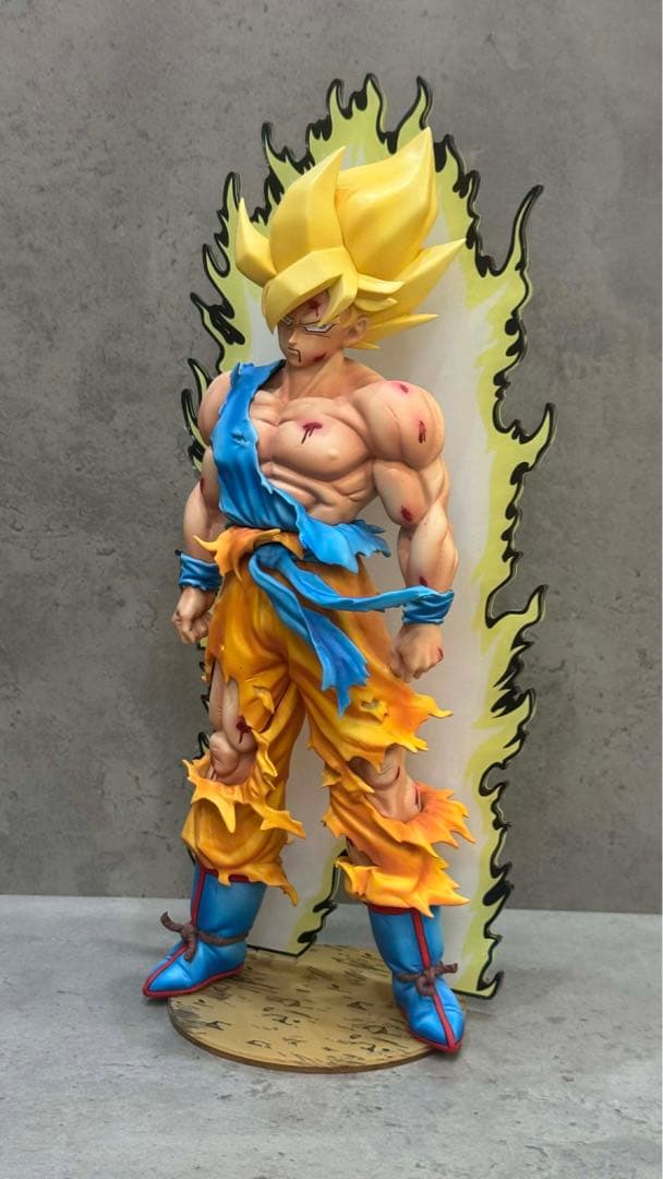 孫悟空 超サイヤ人 フィギュア 約28cm エフェクト台座付き