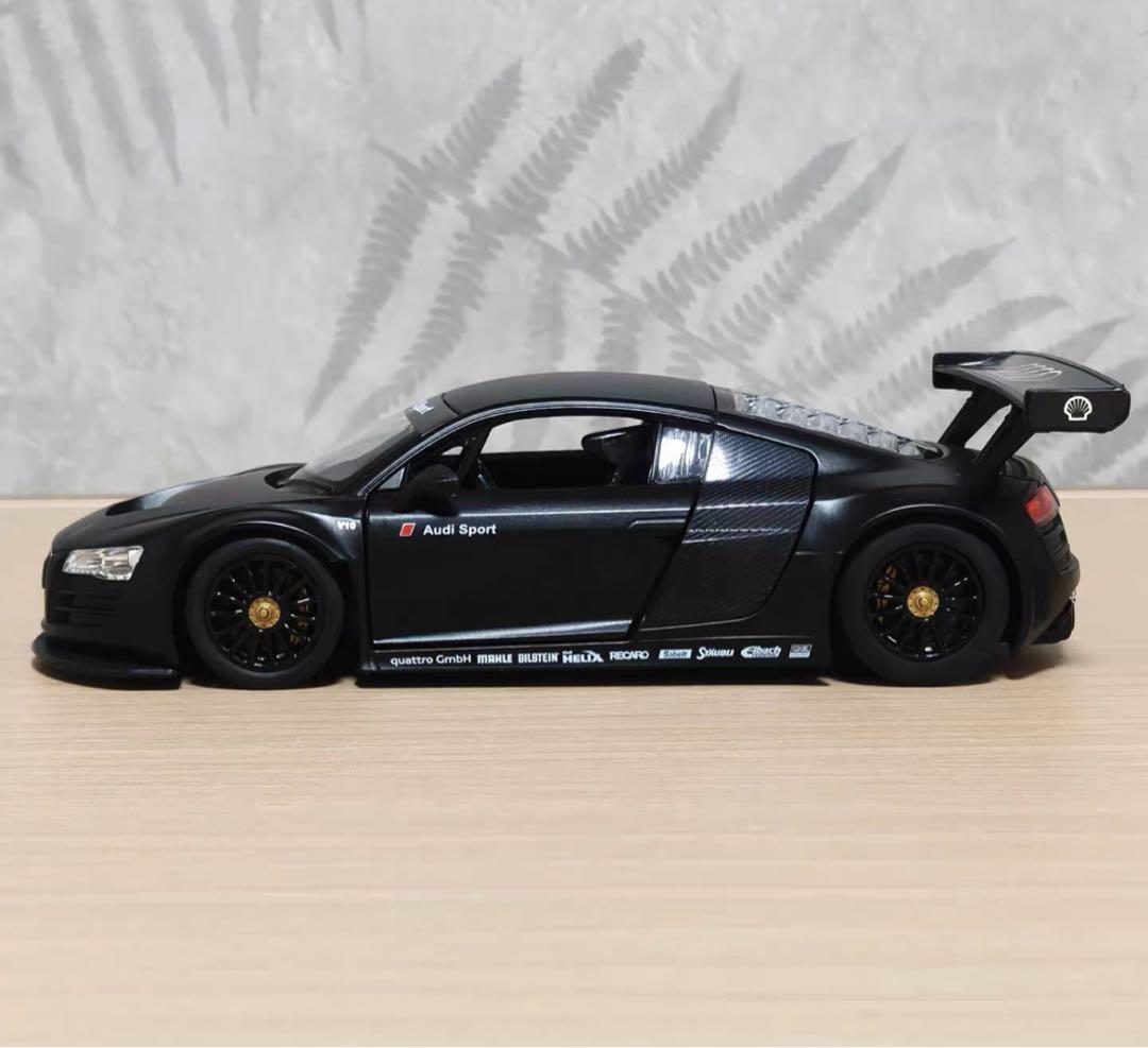 王一博　応援ミニカー 1：24 174×85×85mm
