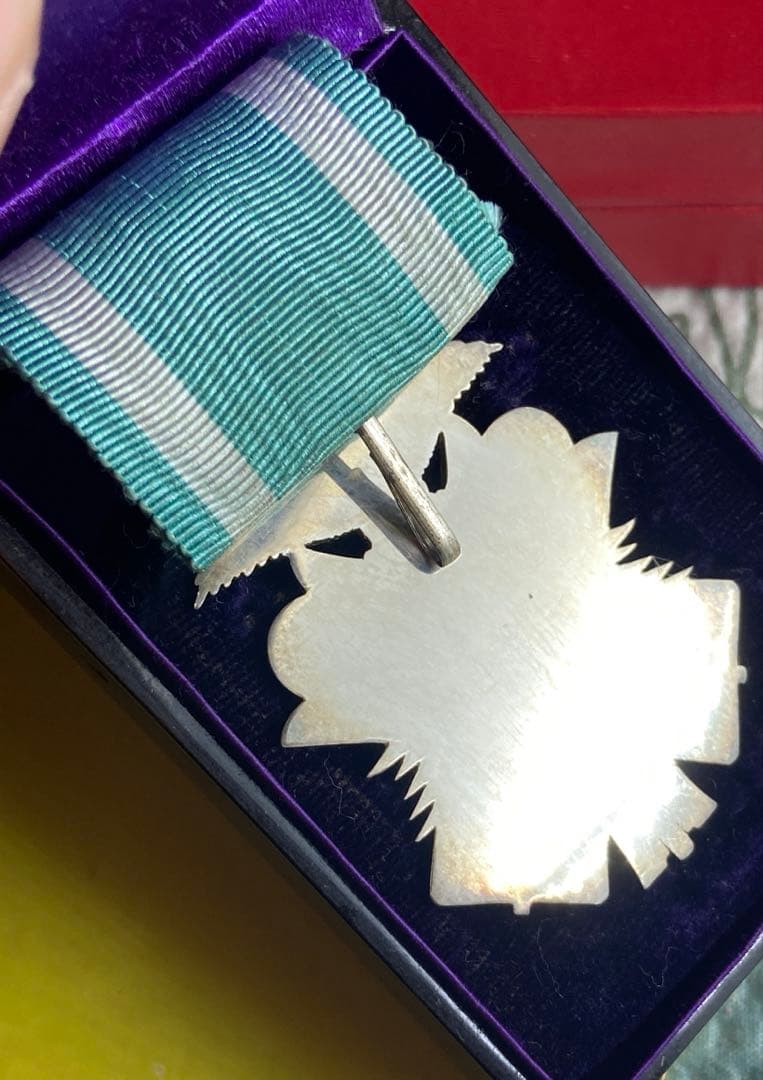 勲章　功七級金鵄章　旧日本軍　勲章メダル 　箱付き　美品　希少品