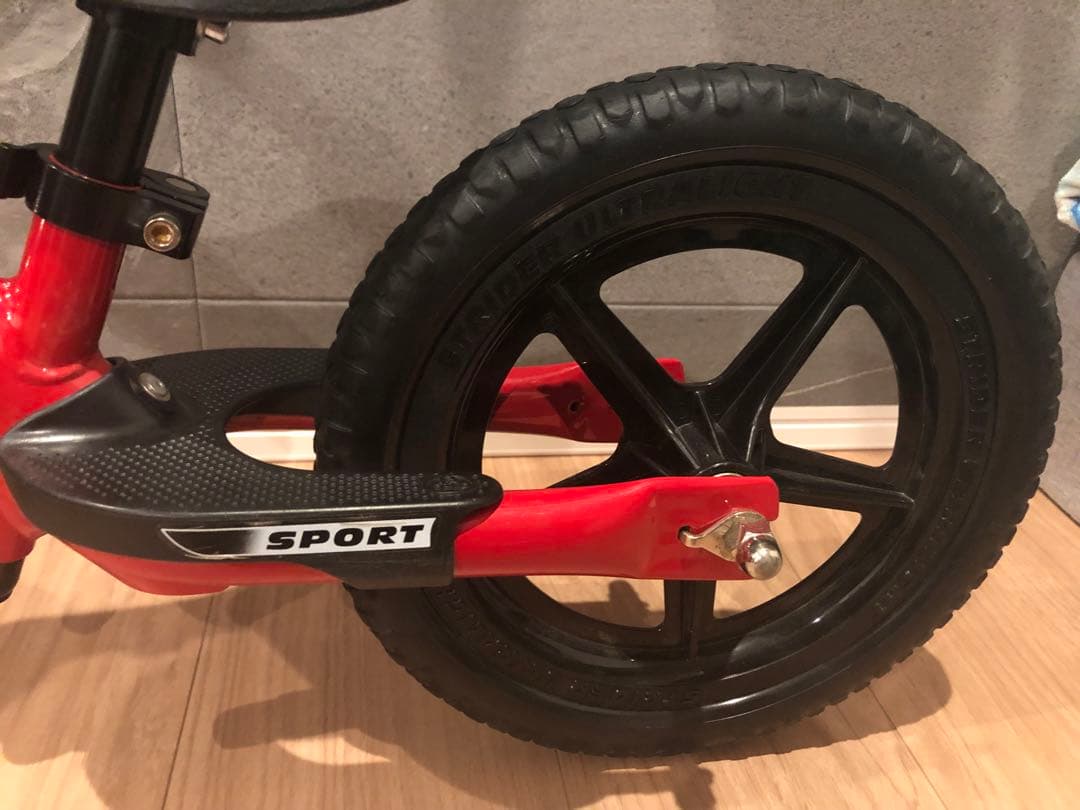 〓超美品〓　ストライダー　赤　レッド　12　カバー付　STRIDER　室内保管