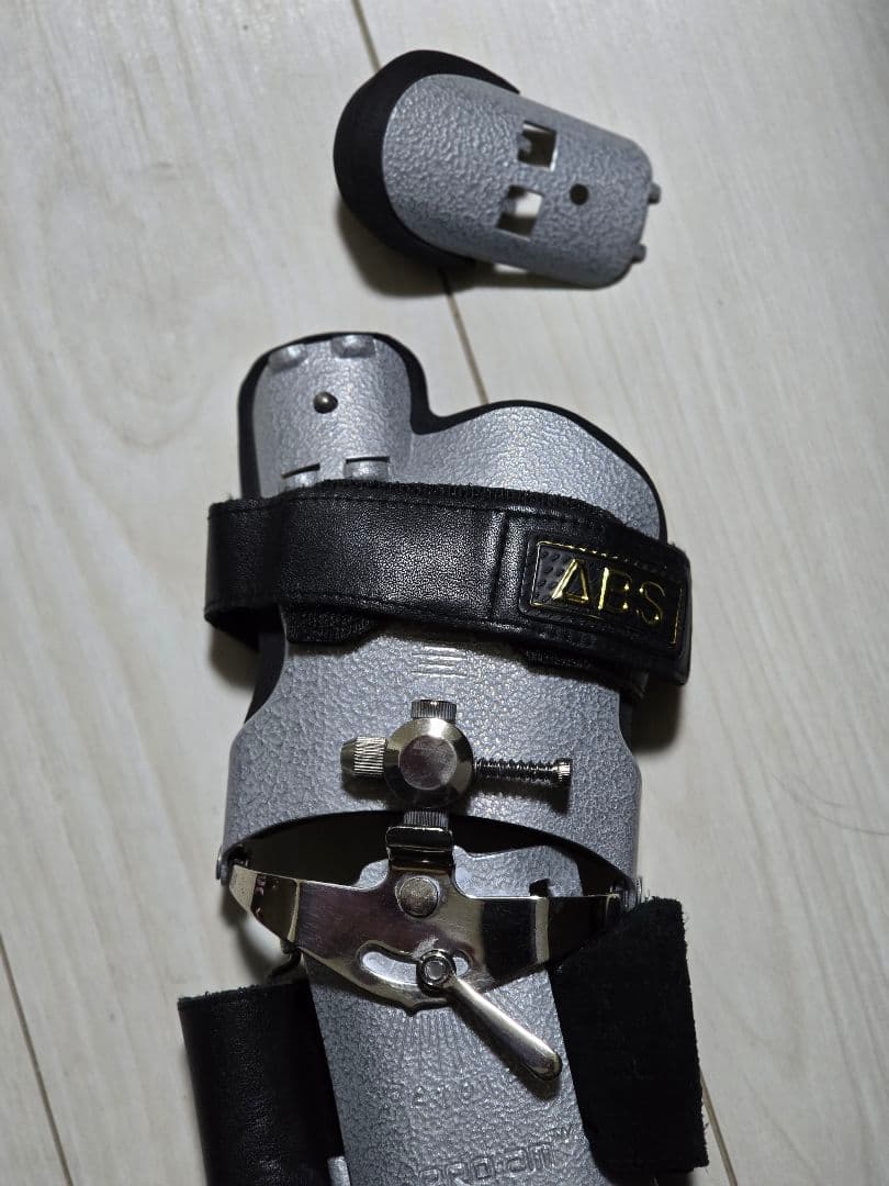 ABS ROBO ボウリング リスタイブラック シルバー　右✋