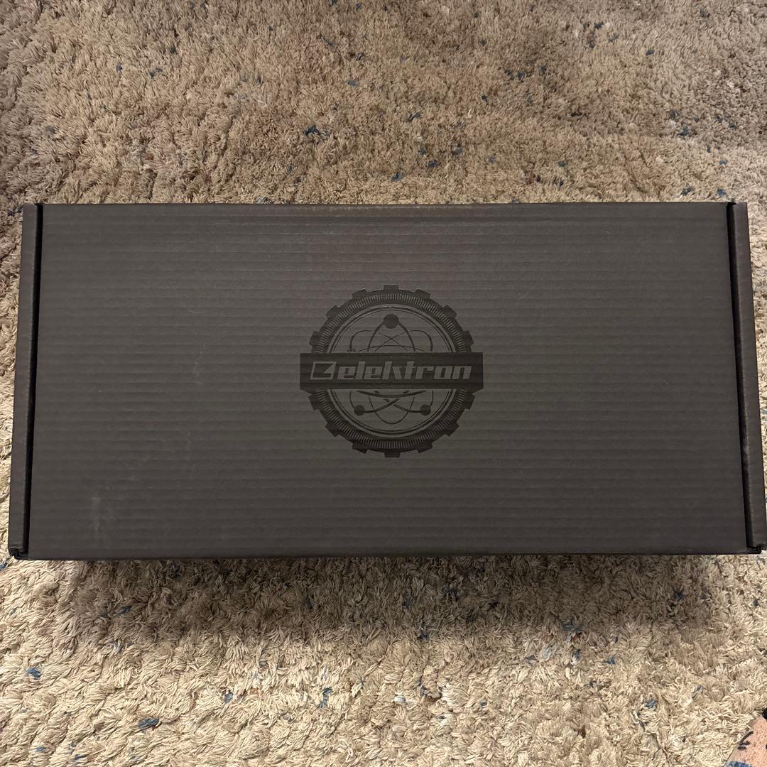Elektron analog Four シンセサイザー 本体