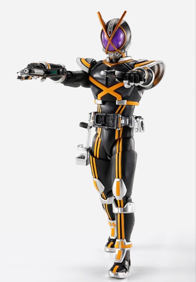 S.H.Figuarts（真骨彫製法）　仮面ライダーカイザ