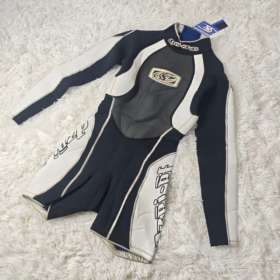 【新品.タグ付】Dzei-ef ウェットスーツ　黒/白 長袖ショートパンツ　M