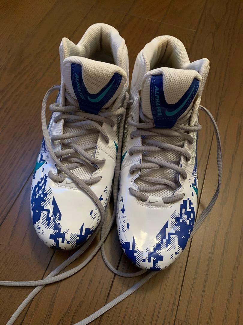 アメリカンフットボール スパイク　Nike