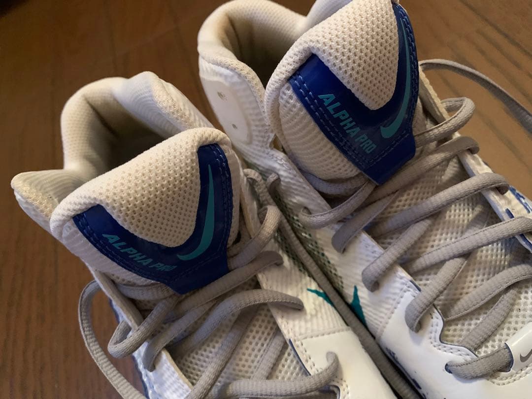 アメリカンフットボール スパイク　Nike