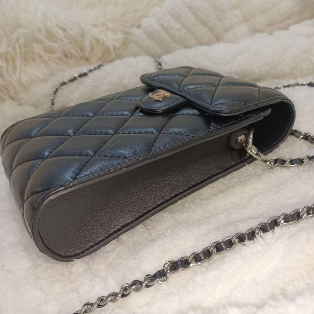 CHANELスマホショルダー キルティング ブラック