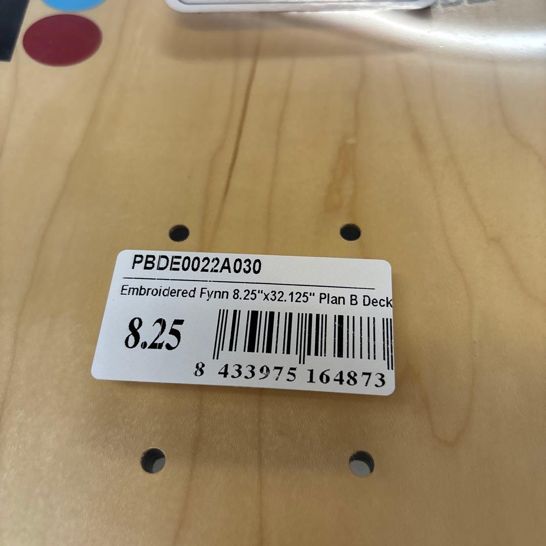 ぬ*こ様 新品未使用 PLANB Fynn 8.25インチ デッキ
