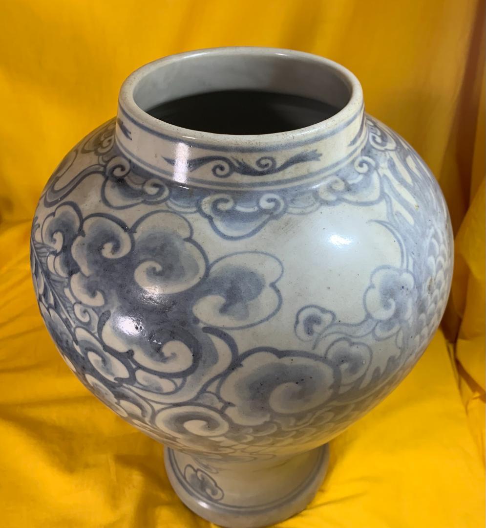希少!! 李朝白磁染付雲龍紋壺 中国古玩 朝鮮美術 壷 青花 骨董品 現状品!!