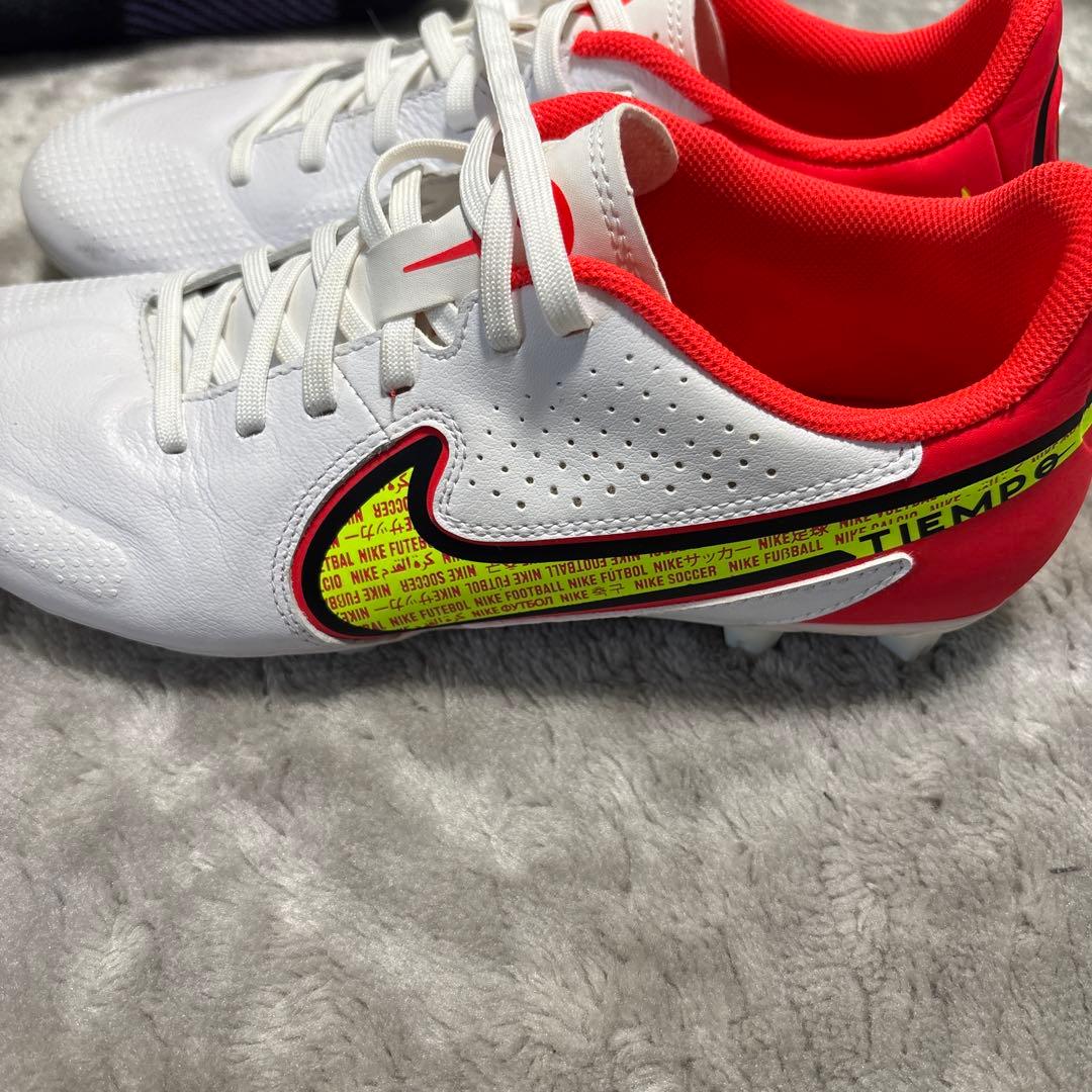 Nike Tiempo サッカーシューズ ホワイト/レッド