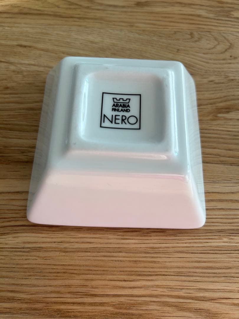 【希少】【値下】アラビアNERO 白い四角形の食器 4個セット