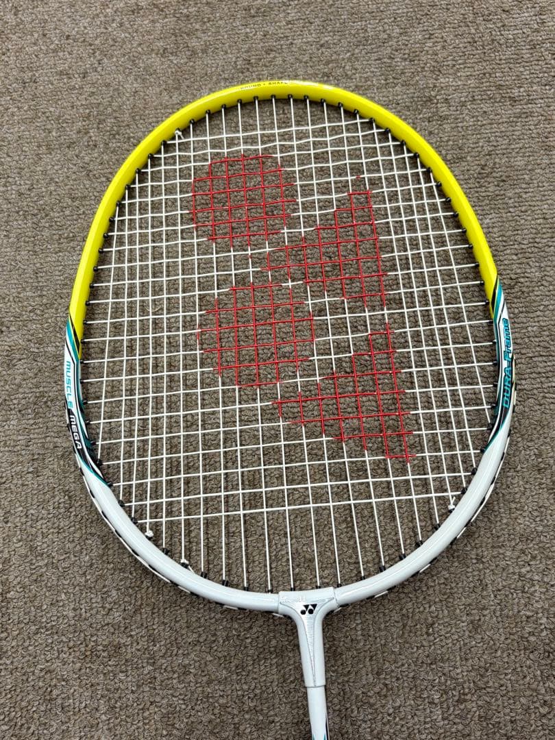 【極美品】ヨネックス YONEX MUSCLEMEGA B-700 ラケット