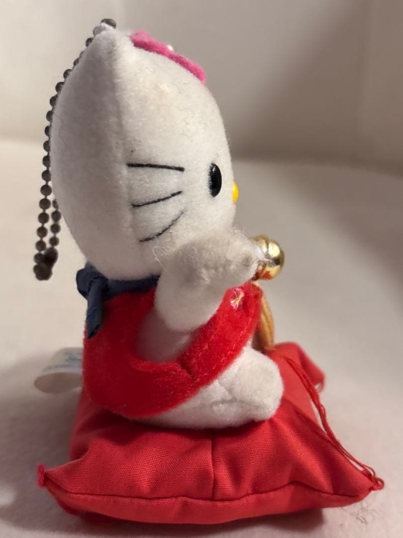 ハローキティ　招き猫ぬいぐるみ　マスコット