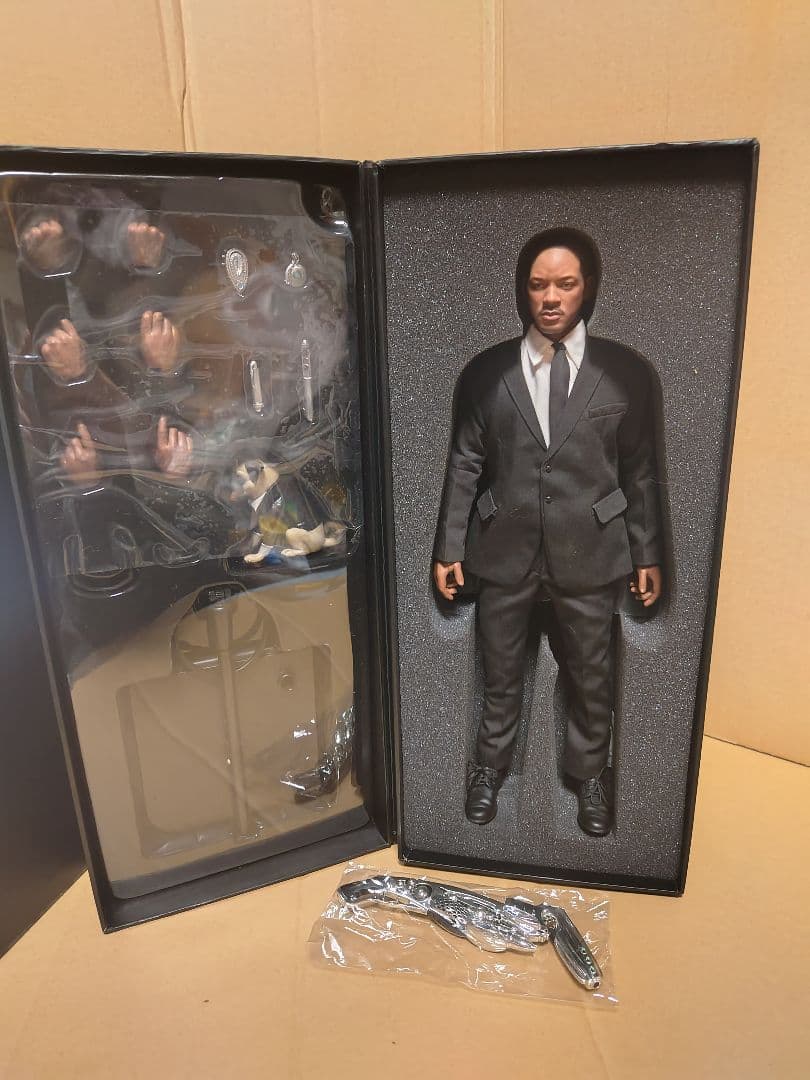 エンターベイ　MIB3 エージェントJ＆エージェントK 2体セット