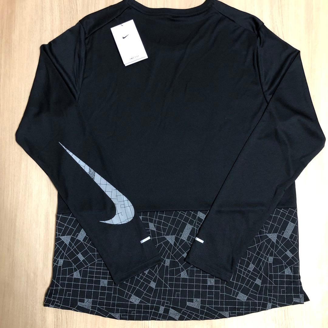 「新品」NIKE ディビジョン 上下セットアップ・ランニングウェア
