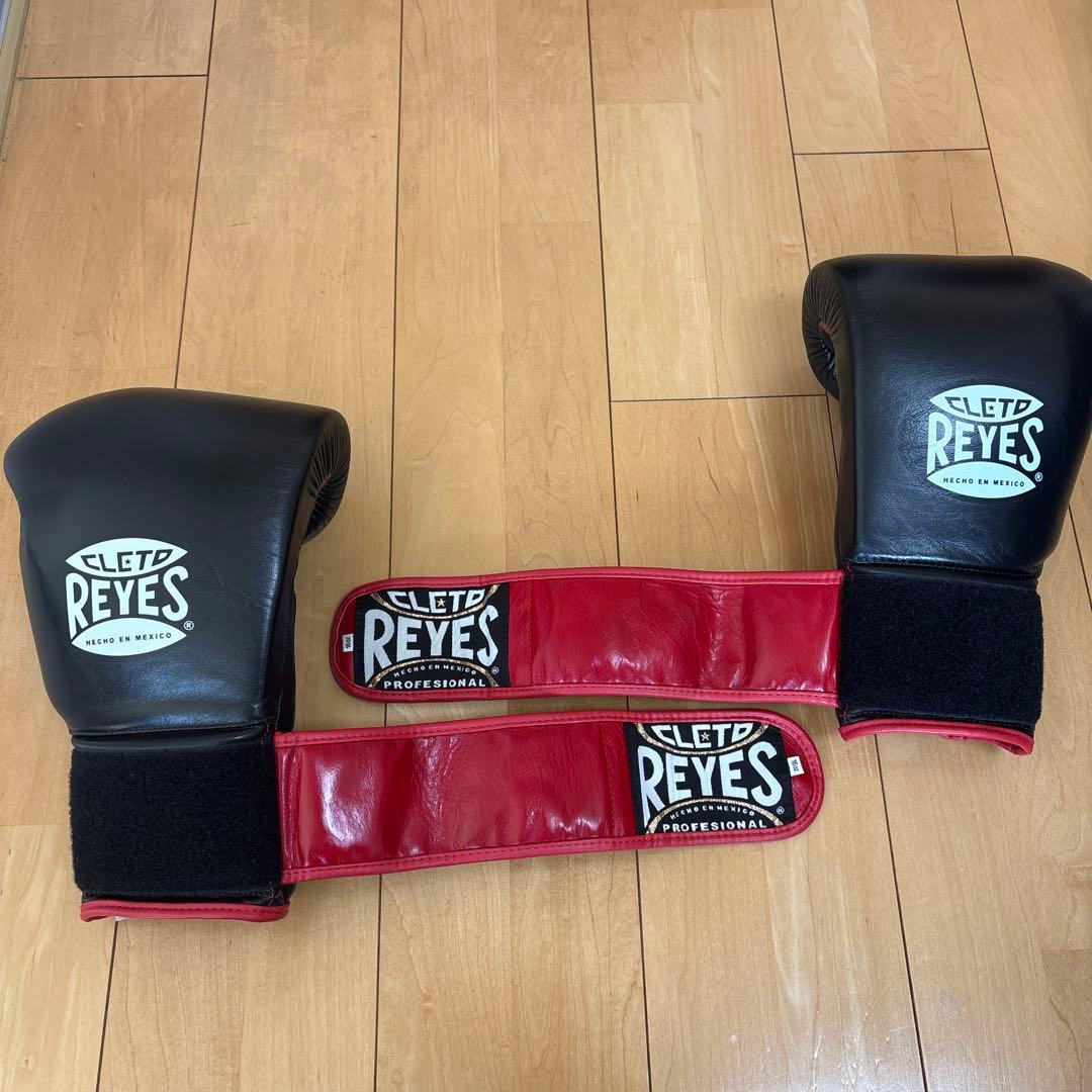 REYES レイジェス　ボクシンググローブ 黒/赤　16オンス