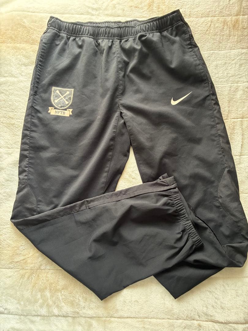 NIKE ウィンドブレーカー　セットアップ　NFTB サッカー　ピステ　上下