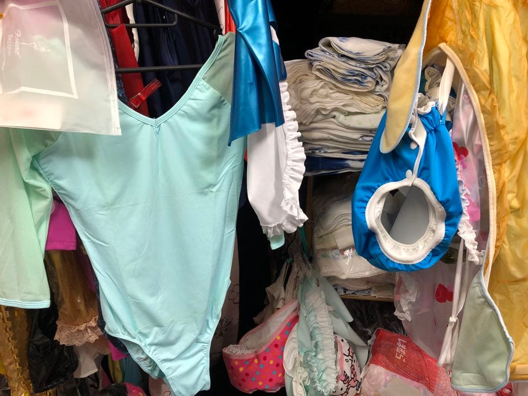 レオタード　XXLサイズ　黄緑系　腕透ける　ツルツル　スベスベ　美しい　外袋有