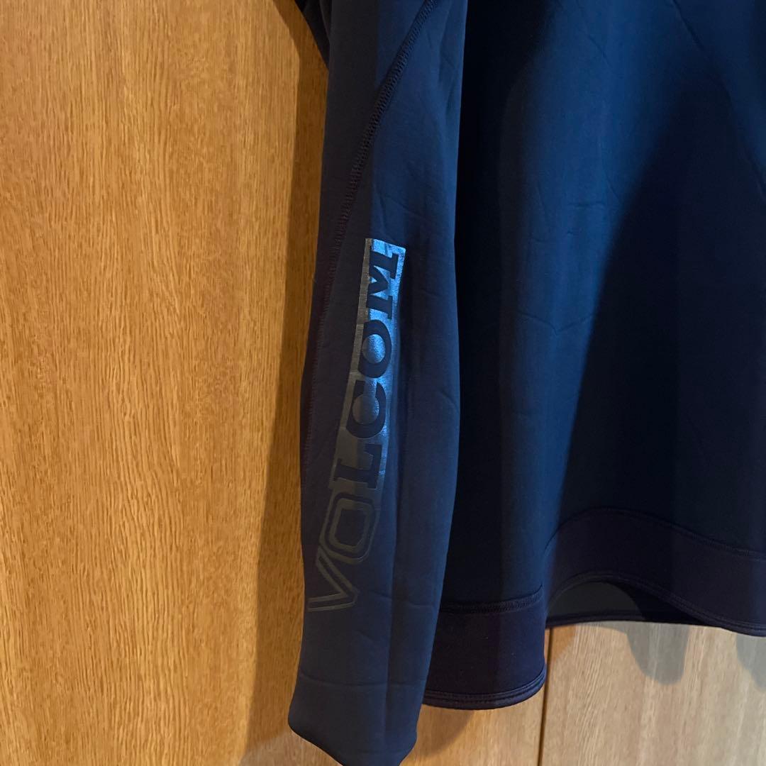 VOLCOM タッパー　Lサイズ
