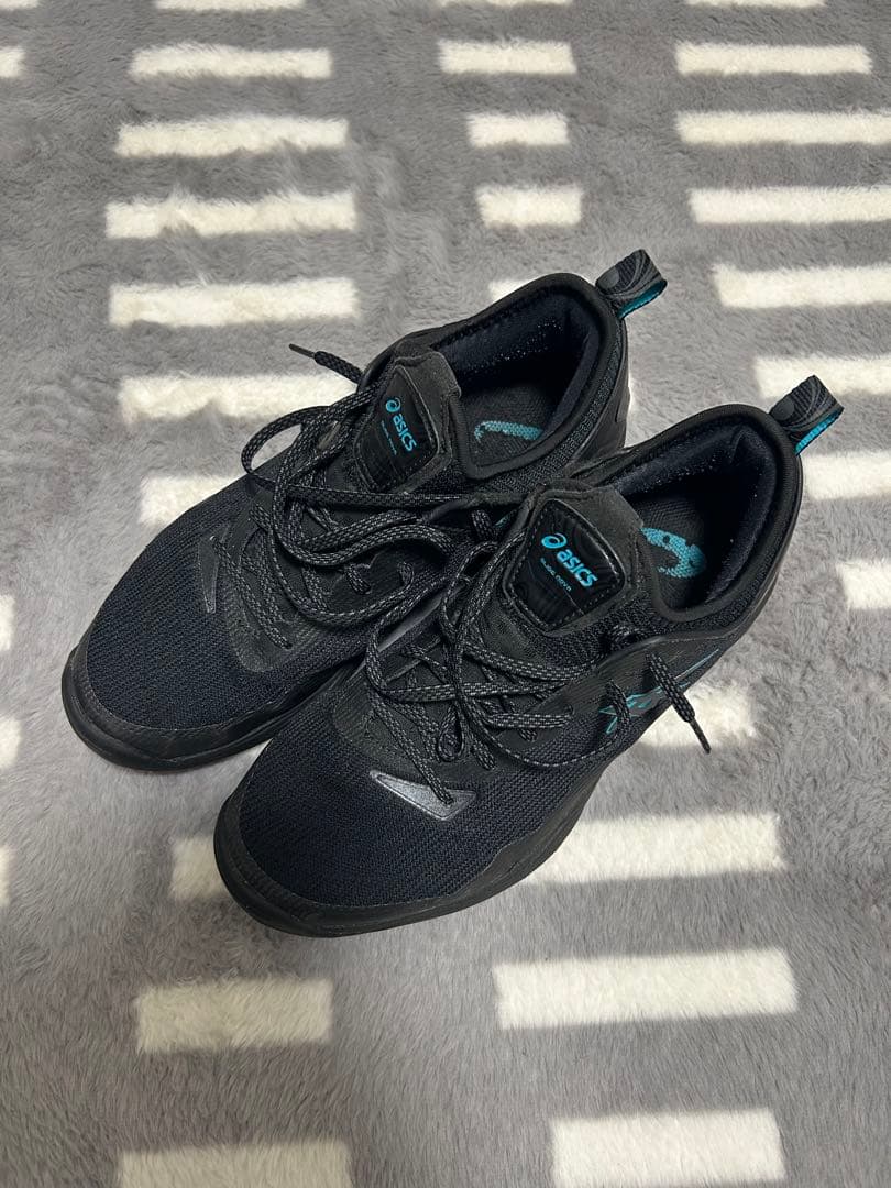 asics バッシュ　25.5