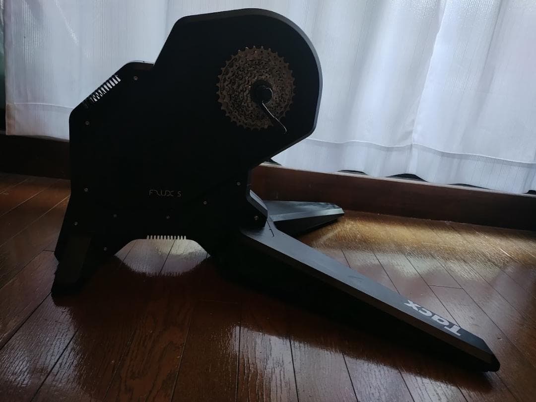 Tacx Flux S ローラー台