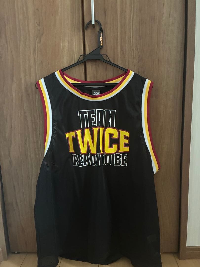 TWICE メッシュユニフォーム モモ　めじるしアクセサリー　モモ