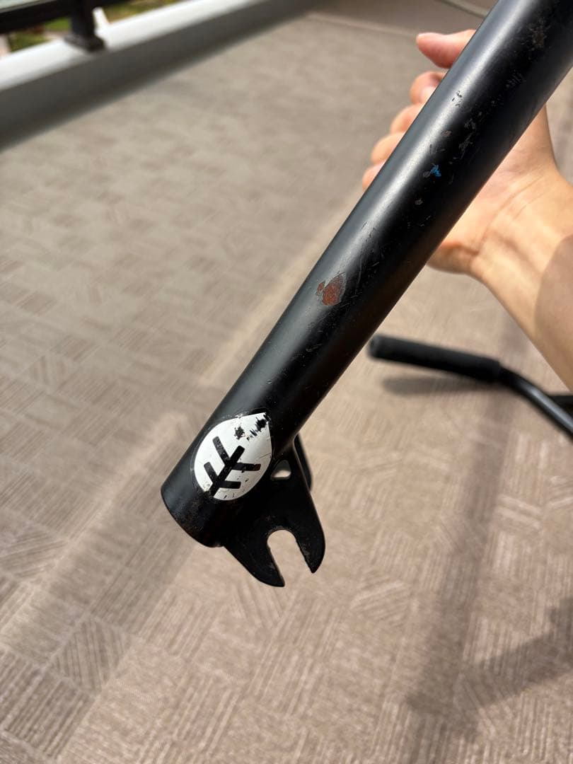 flybikes フロントフォーク ブラック