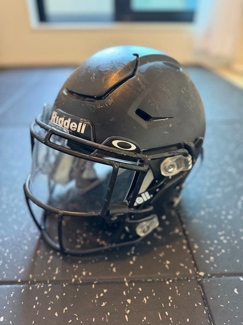 アメフト ヘルメットspeed flex オークリー アイシールド付 Mサイズ