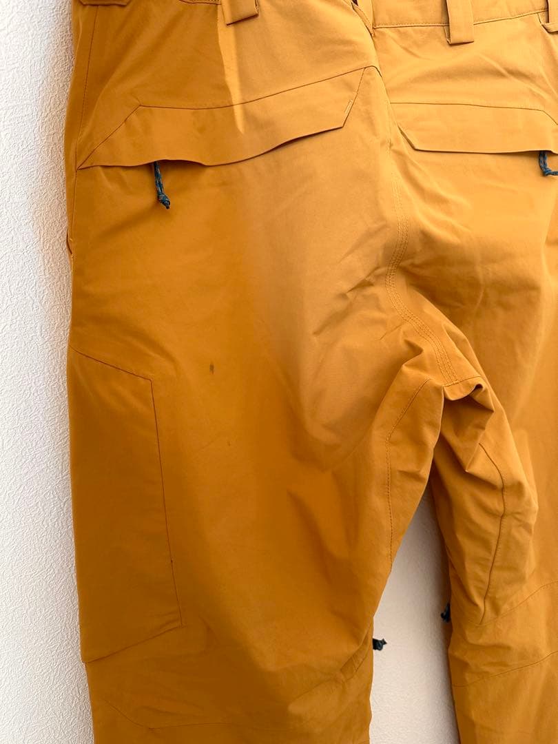 BURTON AK サイクリック パンツ からし色（濃い黄色）