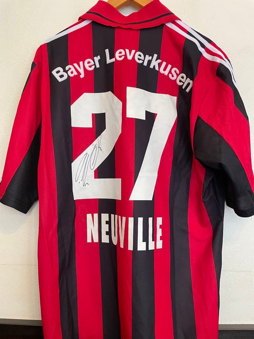 Bayer Leverkusen NEUVILLE 27 サイン入りシャツ