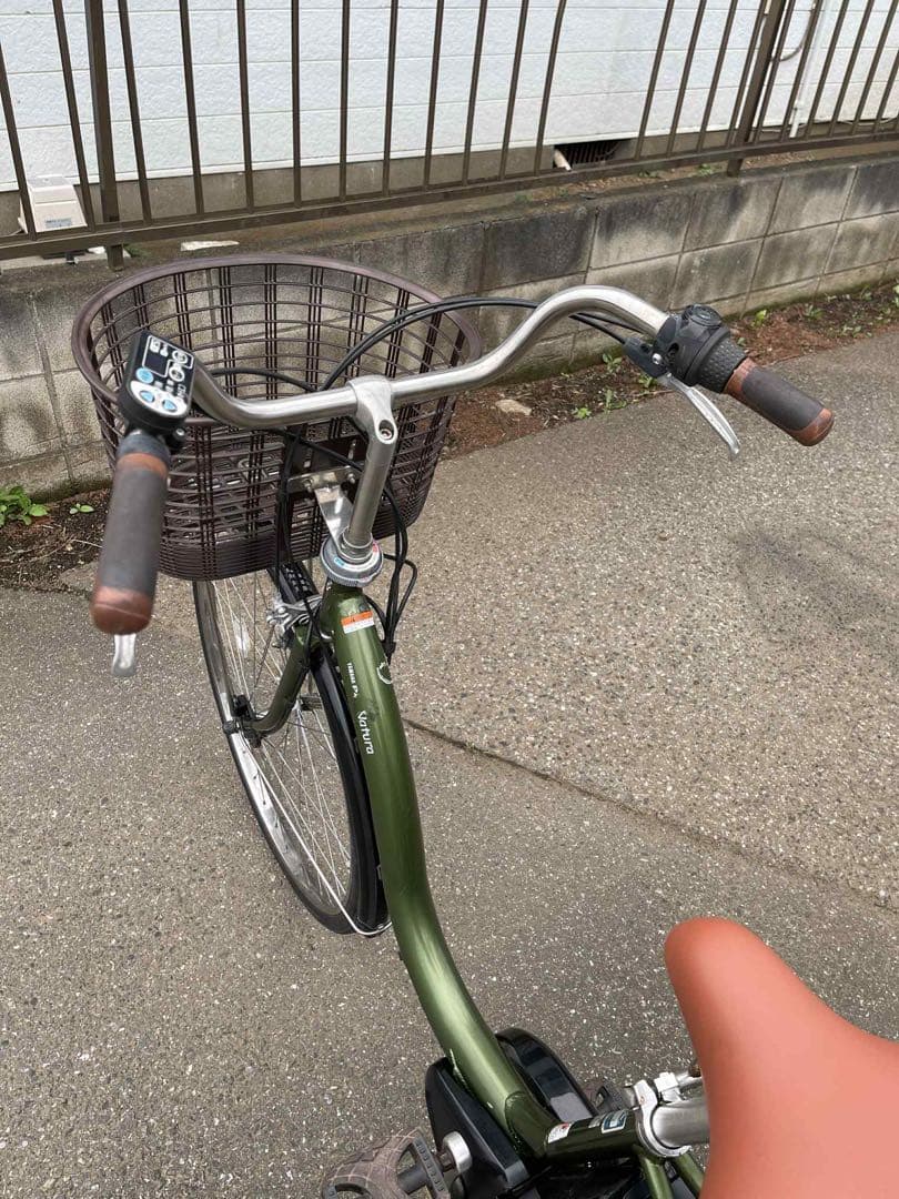 緑色 電動アシスト自転車 前部バスケット付き