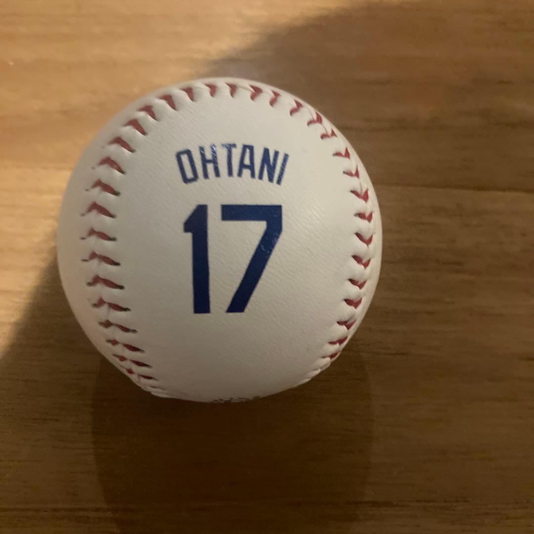 ドジャース　大谷翔平　ステッカー、ボール、キーリングセット